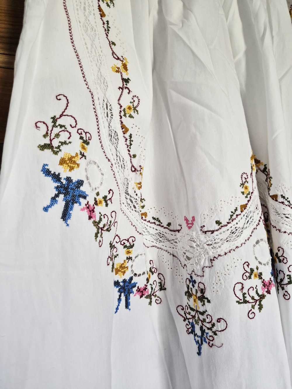 Anthropologie Embroidered Culottes Size Large - Picture 9 of 11